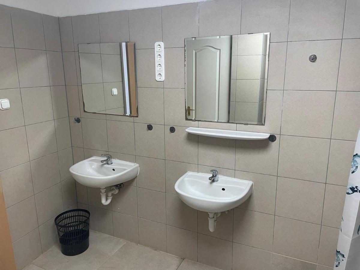 Viola Hostel Budapest Eksteriør billede