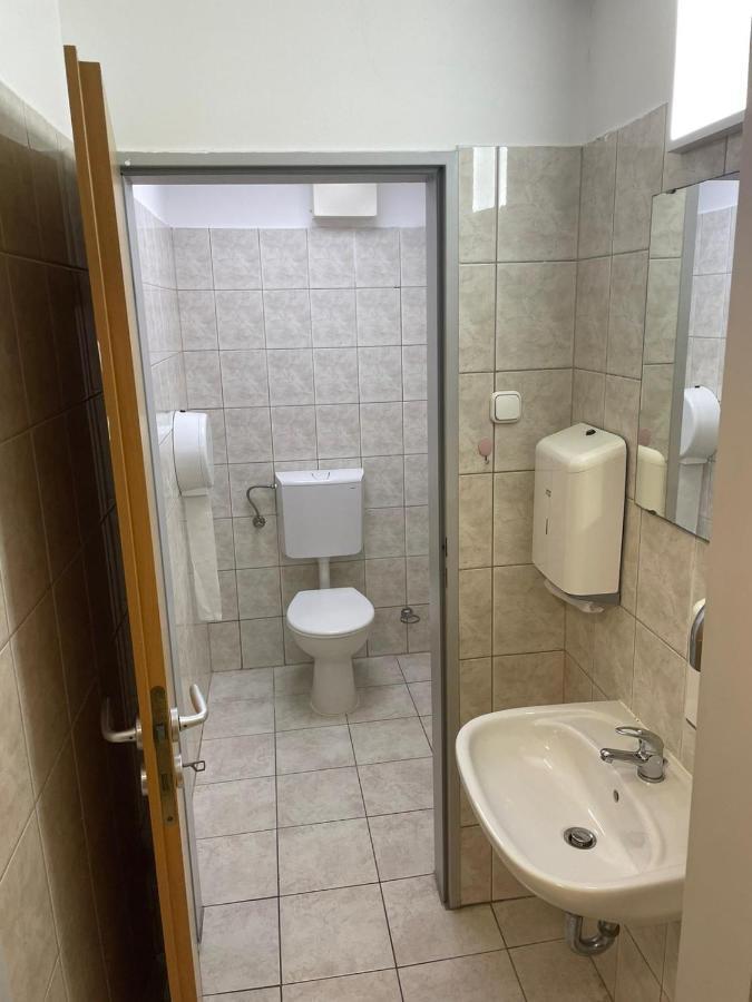 Viola Hostel Budapest Eksteriør billede