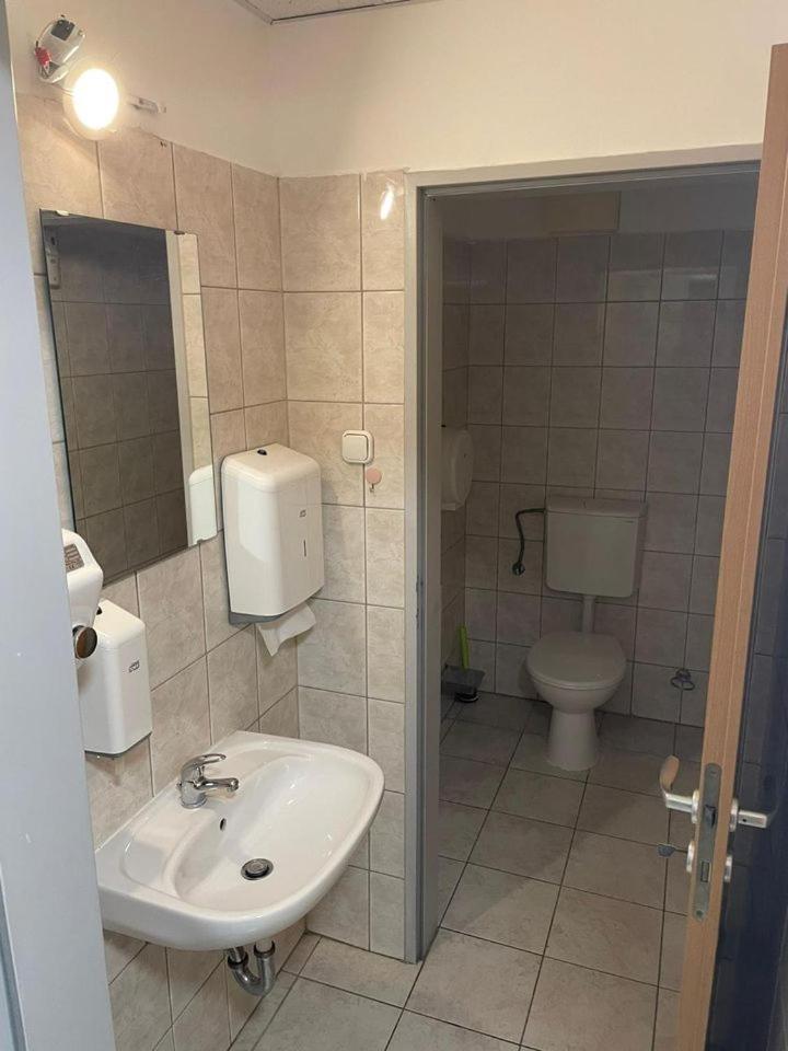 Viola Hostel Budapest Eksteriør billede